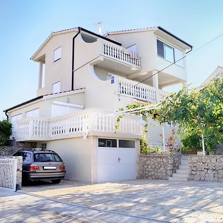 Apartment Fuer Drei Personen Mit Terrasse *